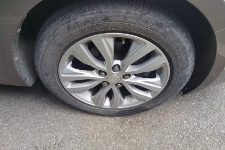 Used Buick GT 2021 Exemplar 1.5L Automatic Elite Version Right Front Wheel Hub