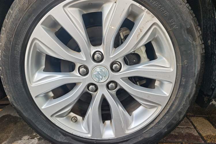 Used Buick GT 2021 Revised Version Flagship 1.5L Automatic Elite Edition Right Front Wheel Hub