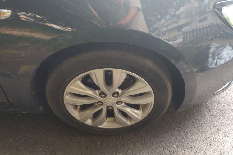 Used Buick GT 2021 Revised Version Flagship 1.5L Automatic Elite Edition Right Front Wheel Hub