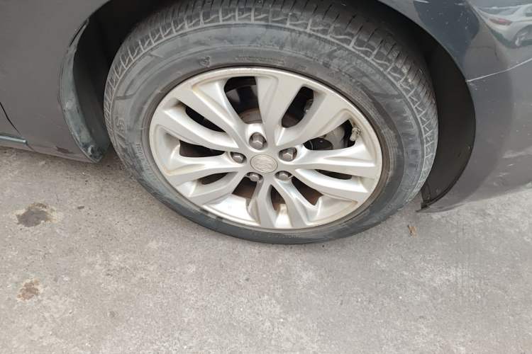 Used Buick GT 2021 Revised Version Flagship 1.5L Automatic Elite Edition Right Front Wheel Hub