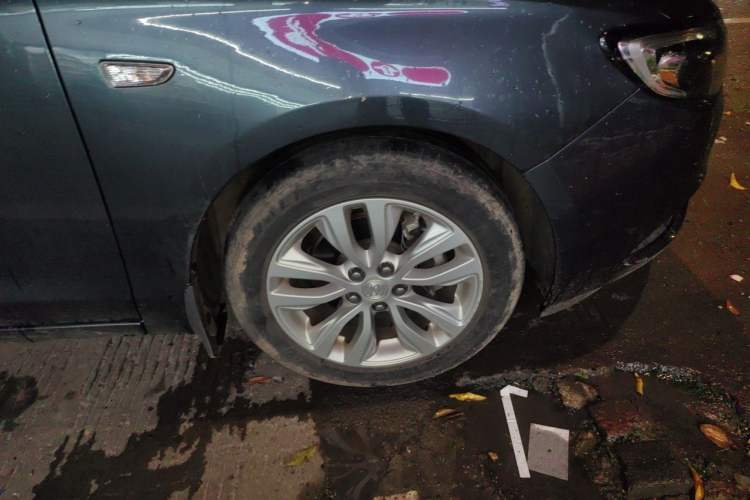 Used Buick GT 2021 Revised Version Flagship 1.5L Automatic Elite Edition Right Front Wheel Hub