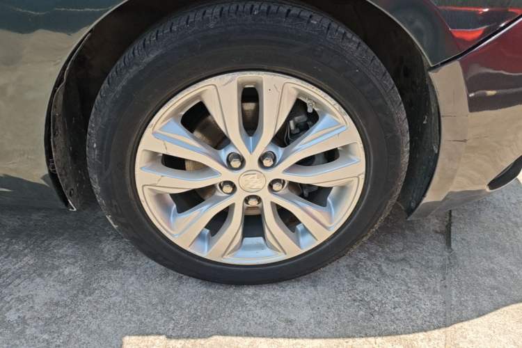 Used Buick GT 2021 Revised Version Flagship 1.5L Automatic Elite Edition Right Front Wheel Hub