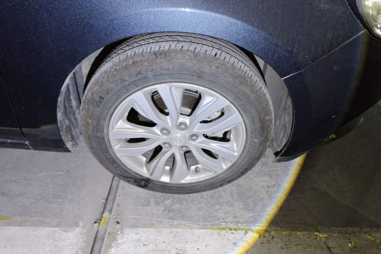 Used Buick GT 2021 Revised Version Flagship 1.5L Automatic Elite Edition Right Front Wheel Hub