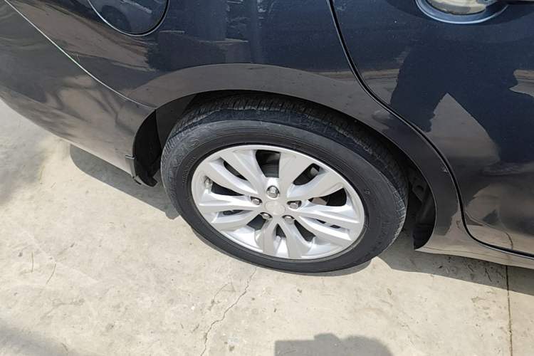 Used Buick GT 2021 1.3T Automatic Mild Hybrid Entry Model Right Rear Wheel Hub