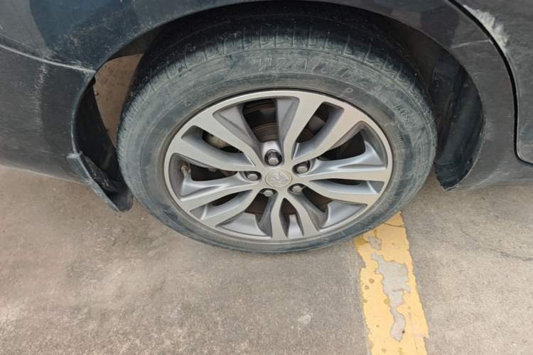 Used Buick GT 2021 Revised Version 1.3T Automatic Mild Hybrid Elite Edition Right Rear Wheel Hub