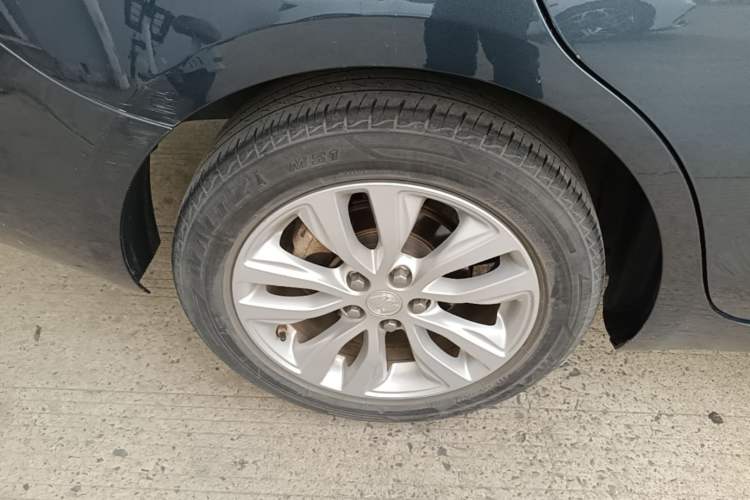 Used Buick GT 2021 Revised Version Flagship 1.5L Automatic Elite Edition Right Rear Wheel Hub