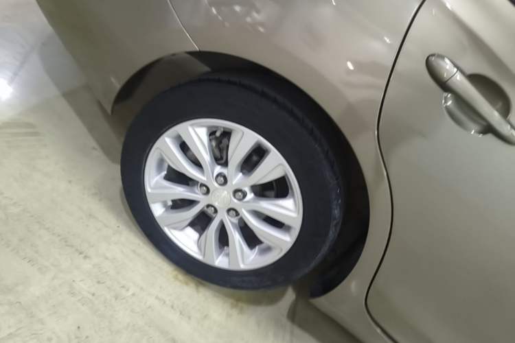 Used Buick GT 2021 Exemplar 1.5L Automatic Elite Version Right Rear Wheel Hub