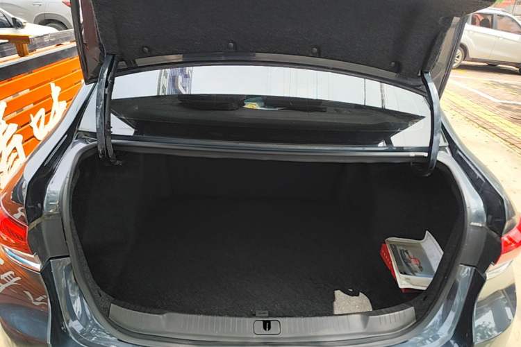 Used Buick GT 2021 1.3T Automatic Mild Hybrid Entry Model Trunk