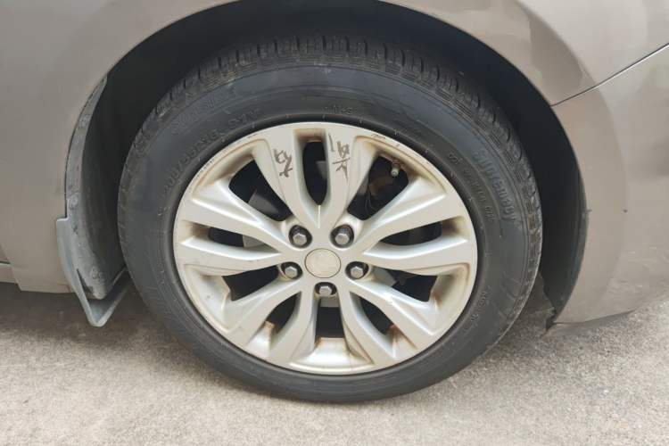 Used Buick GT 2021 Revised Version Flagship 1.5L Automatic Elite Edition Right Front Wheel Hub