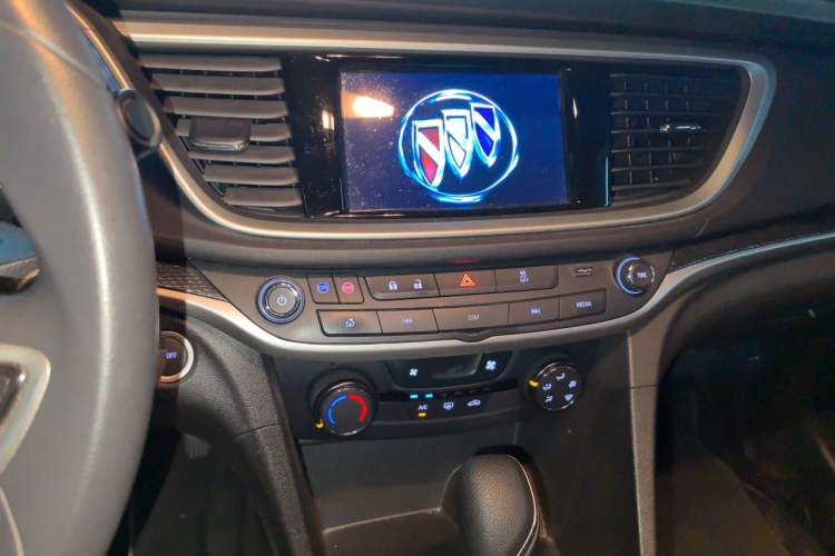 Used Buick GT 2021 Revised Version Flagship 1.5L Automatic Elite Edition Audio And AC Panel