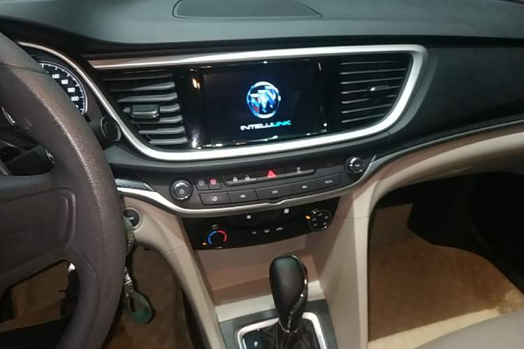 Used Buick GT 2021 Exemplar 1.5L Automatic Elite Version Audio And AC Panel
