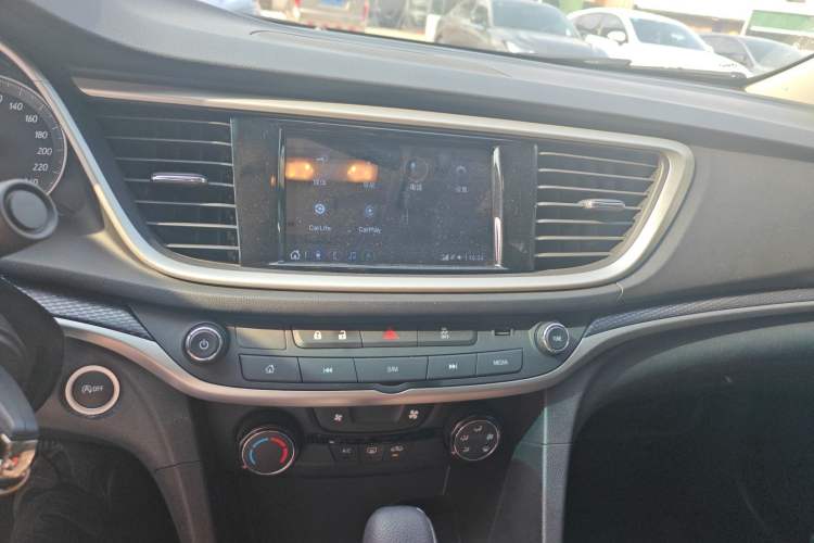 Used Buick GT 2021 Revised Version Flagship 1.5L Automatic Elite Edition Audio And AC Panel