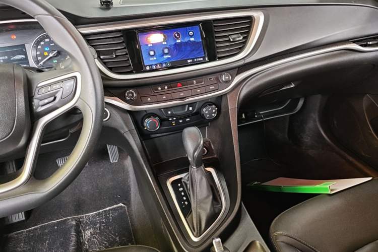Used Buick GT 2021 Revised Version Flagship 1.5L Automatic Elite Edition Audio And AC Panel
