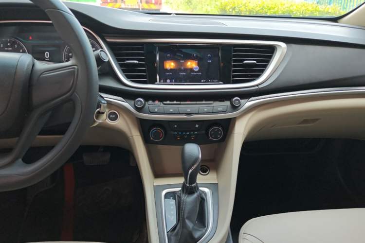 Used Buick GT 2021 Exemplar 1.5L Automatic Elite Version Audio And AC Panel