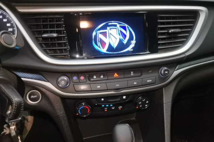 Used Buick GT 2021 Revised Version Flagship 1.5L Automatic Elite Edition Audio And AC Panel