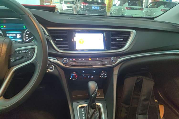 Used Buick GT 2021 Revised Version Flagship 1.5L Automatic Elite Edition Audio And AC Panel