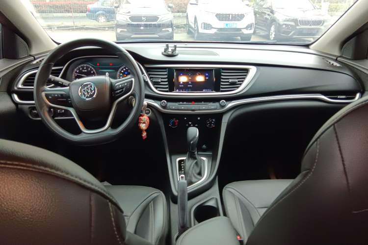 Used Buick GT 2021 Revised Version Flagship 1.5L Automatic Elite Edition Center Console