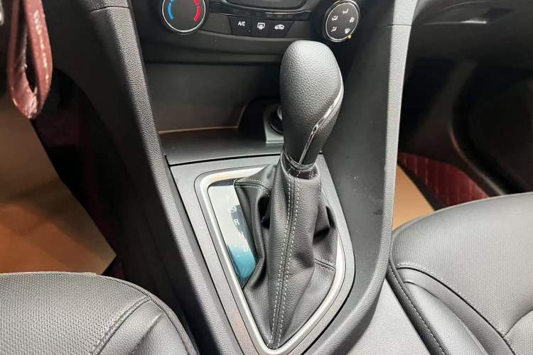 Used Buick GT 2021 Revised Version Flagship 1.5L Automatic Elite Edition Gear Lever