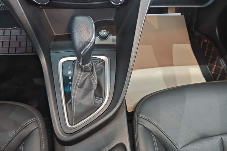 Used Buick GT 2021 Revised Version 1.3T Automatic Mild Hybrid Elite Edition Gear Lever