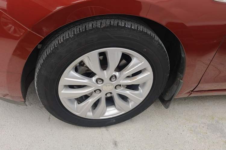 Used Buick GT 2021 Revised Version Flagship 1.5L Automatic Elite Edition Left Front Wheel Hub