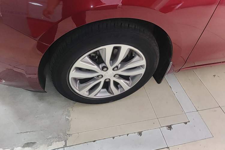 Used Buick GT 2021 1.3T Automatic Mild Hybrid Elite Version Left Front Wheel Hub