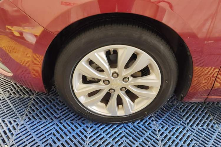 Used Buick GT 2021 Exemplar 1.5L Automatic Entry-Level Trim Left Front Wheel Hub