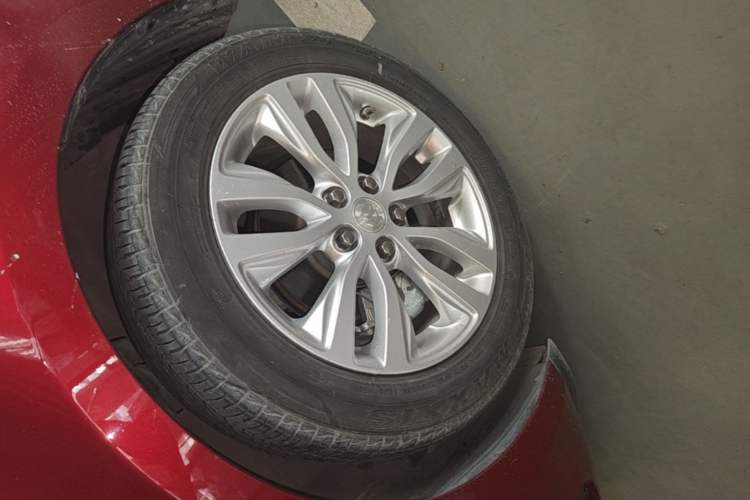 Used Buick GT 2021 Revised Version Flagship 1.5L Automatic Elite Edition Left Front Wheel Hub