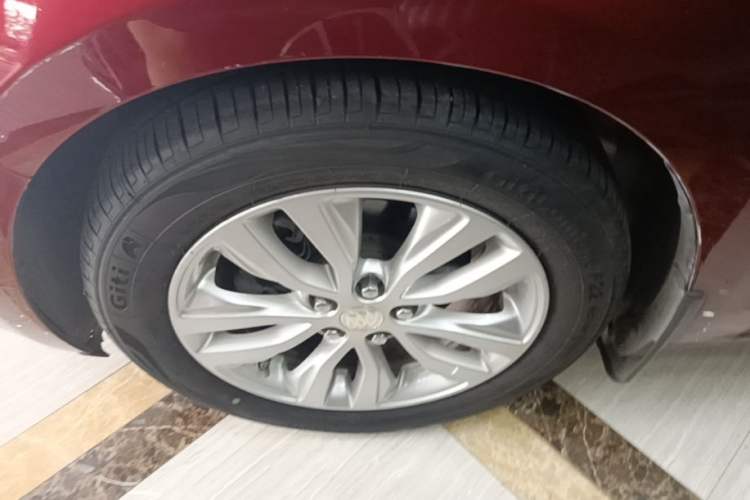 Used Buick GT 2021 Revised Version Flagship 1.5L Automatic Elite Edition Left Front Wheel Hub