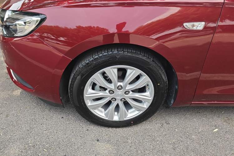 Used Buick GT 2021 Revised Version Flagship 1.5L Automatic Elite Edition Left Front Wheel Hub