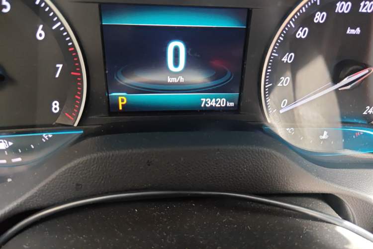 Used Buick GT 2021 1.3T Automatic Mild Hybrid Elite Version Odometer Close Up