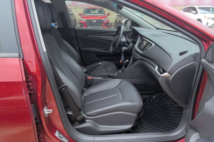 Used Buick GT 2021 1.3T Automatic Mild Hybrid Elite Version Right Front Seat