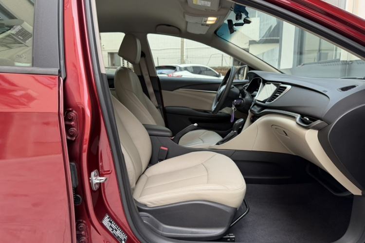 Used Buick GT 2021 Revised Version Flagship 1.5L Automatic Entry-Level Trim Right Front Seat