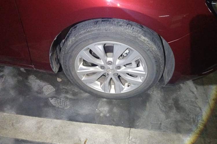 Used Buick GT 2021 Revised Version Flagship 1.5L Automatic Elite Edition Right Front Wheel Hub