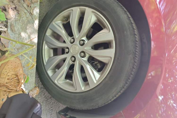 Used Buick GT 2021 Revised Version Flagship 1.5L Automatic Elite Edition Right Front Wheel Hub