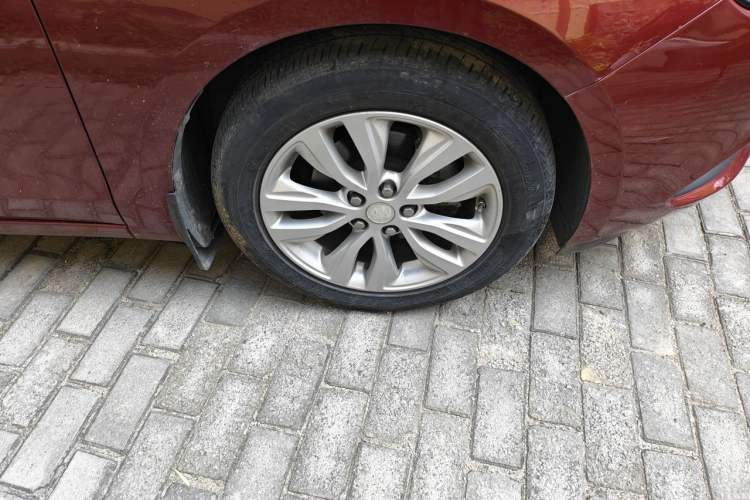 Used Buick GT 2021 Exemplar 1.5L Automatic Entry-Level Trim Right Front Wheel Hub