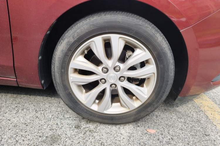 Used Buick GT 2021 Revised Version Flagship 1.5L Automatic Elite Edition Right Front Wheel Hub