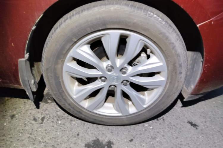 Used Buick GT 2021 Revised Version Flagship 1.5L Automatic Elite Edition Right Front Wheel Hub