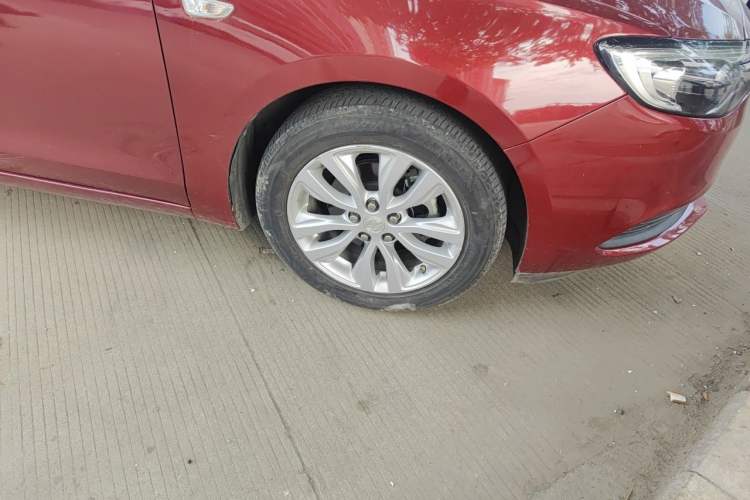 Used Buick GT 2021 Revised Version Flagship 1.5L Automatic Elite Edition Right Front Wheel Hub