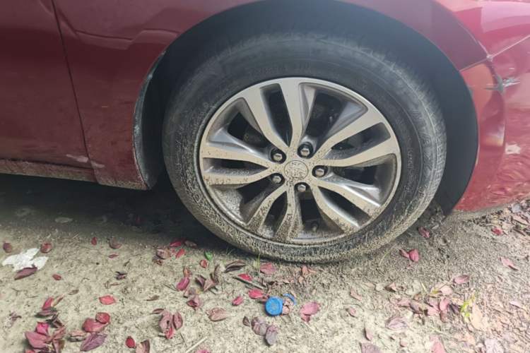 Used Buick GT 2021 1.3T Automatic Mild Hybrid Elite Version Right Front Wheel Hub