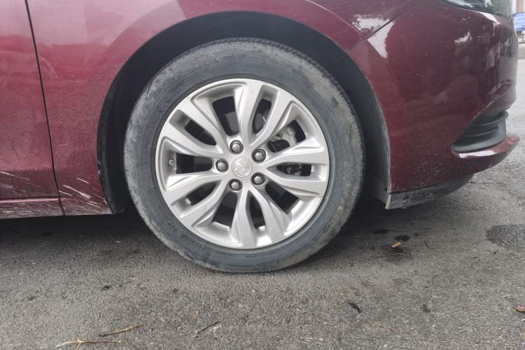 Used Buick GT 2021 Revised Version Flagship 1.5L Automatic Elite Edition Right Front Wheel Hub