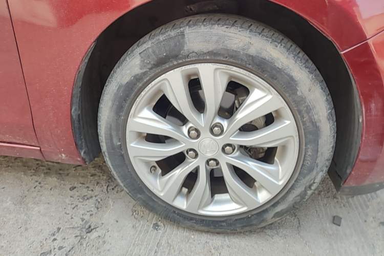 Used Buick GT 2021 Revised Version Flagship 1.5L Automatic Elite Edition Right Front Wheel Hub