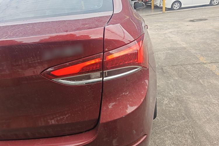 Used Buick GT 2021 Revised Version Flagship 1.5L Automatic Elite Edition Right Rear Taillight