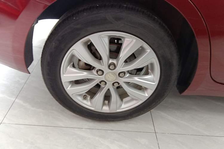 Used Buick GT 2021 Revised Version Flagship 1.5L Automatic Elite Edition Right Rear Wheel Hub