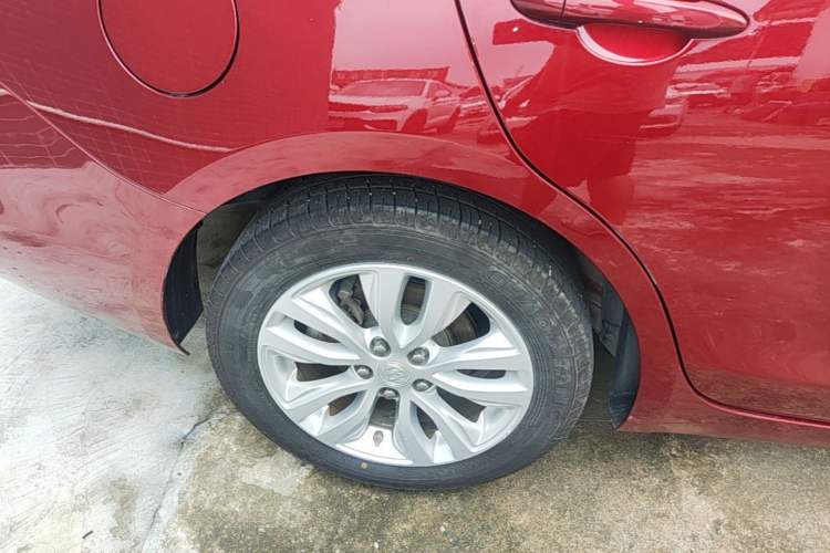 Used Buick GT 2021 Revised Version Flagship 1.5L Automatic Elite Edition Right Rear Wheel Hub