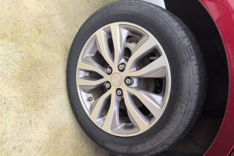 Used Buick GT 2021 1.3T Automatic Mild Hybrid Elite Version Right Rear Wheel Hub