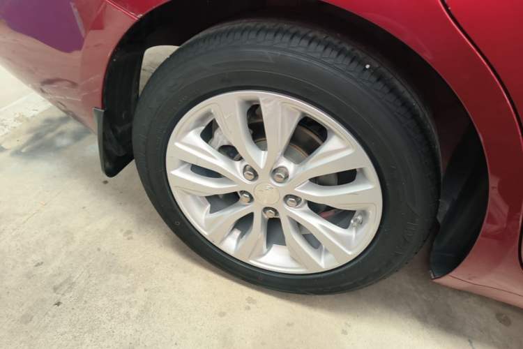 Used Buick GT 2021 Revised Version Flagship 1.5L Automatic Elite Edition Right Rear Wheel Hub