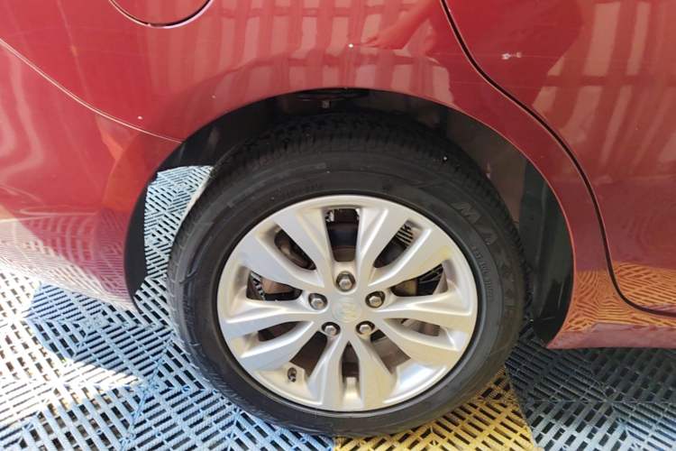 Used Buick GT 2021 Exemplar 1.5L Automatic Entry-Level Trim Right Rear Wheel Hub