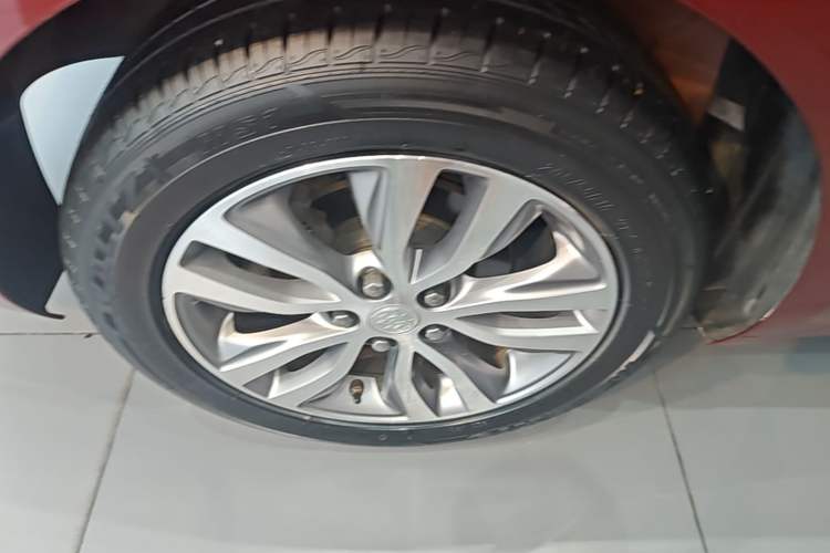 Used Buick GT 2021 Revised Version 1.3T Automatic Mild Hybrid Elite Edition Right Rear Wheel Hub