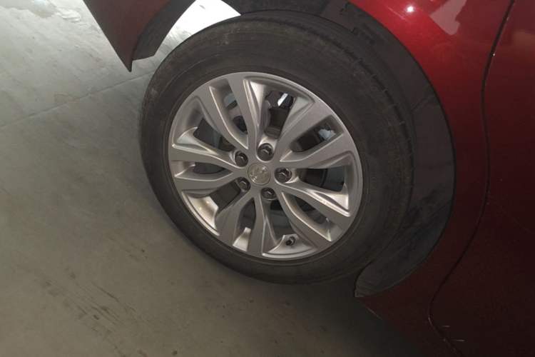 Used Buick GT 2021 Revised Version Flagship 1.5L Automatic Elite Edition Right Rear Wheel Hub