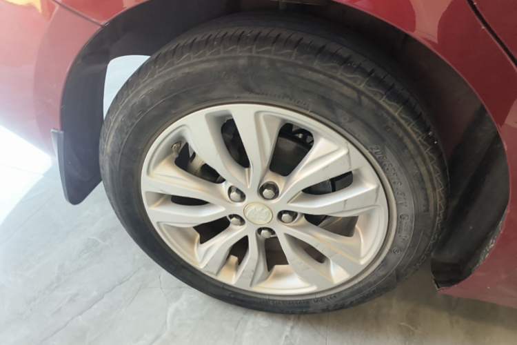 Used Buick GT 2021 Revised Version Flagship 1.5L Automatic Elite Edition Right Rear Wheel Hub
